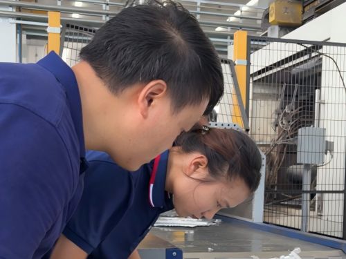 Son şirket haberleri Sweltering Heat Can’t Deter Enthusiasm: EMT’s 